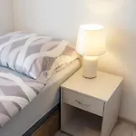 High Floor 2br Downtown With Danube View Balcony Parking Available Apartmán