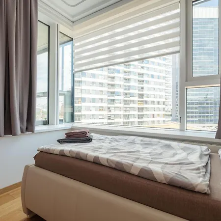 High Floor 2br Downtown With Danube View Balcony Parking Available Lägenhet Bratislava