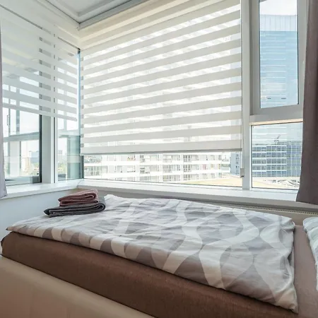 High Floor 2br Downtown With Danube View Balcony Parking Available Lägenhet