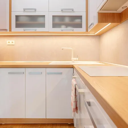 High Floor 2br Downtown With Danube View Balcony Parking Available Lägenhet Bratislava