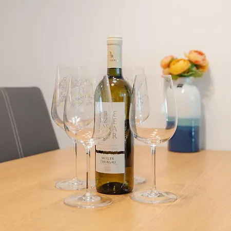 Apartmán High Floor 2br Downtown With Danube View Balcony Parking Available Bratislava