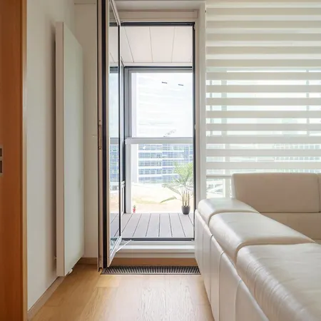 High Floor 2br Downtown With Danube View Balcony Parking Available Apartmán Bratislava