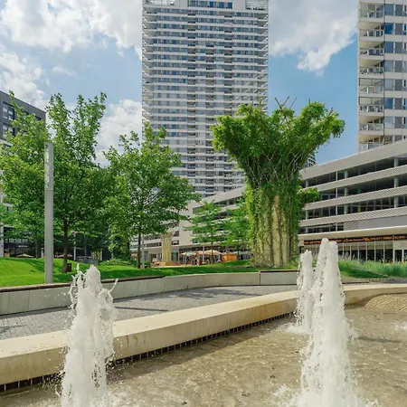 High Floor 2br Downtown With Danube View Balcony Parking Available Apartmán