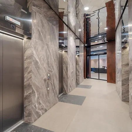 High Floor 2br Downtown With Danube View Balcony Parking Available Lägenhet *