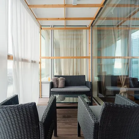 아파트 High Floor 2br Downtown With Danube View Balcony Parking Available 브라티슬라바