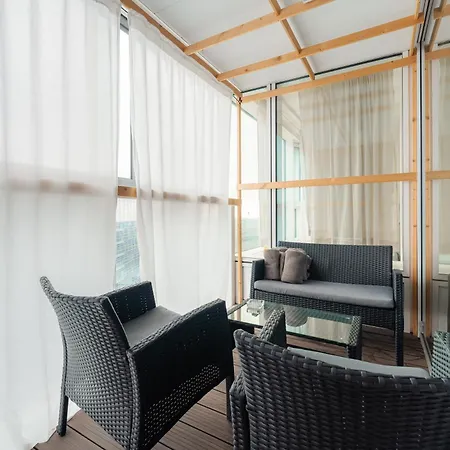 Apartmán High Floor 2br Downtown With Danube View Balcony Parking Available *