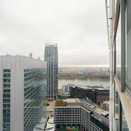 High Floor 2br Downtown With Danube View Balcony Parking Available *