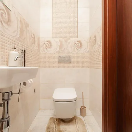 High Floor 2br Downtown With Danube View Balcony Parking Available Apartmán Bratislava
