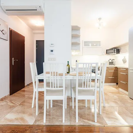 Apartmán High Floor 2br Downtown With Danube View Balcony Parking Available Bratislava