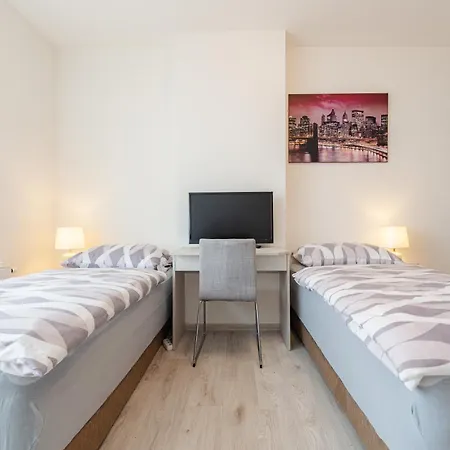 Apartmán High Floor 2br Downtown With Danube View Balcony Parking Available