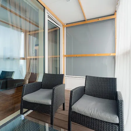 High Floor 2br Downtown With Danube View Balcony Parking Available Apartmán *