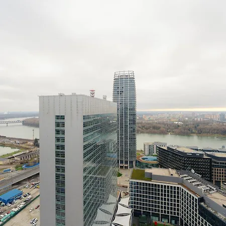 High Floor 2br Downtown With Danube View Balcony Parking Available Apartmán