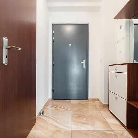 Apartmán High Floor 2br Downtown With Danube View Balcony Parking Available Bratislava