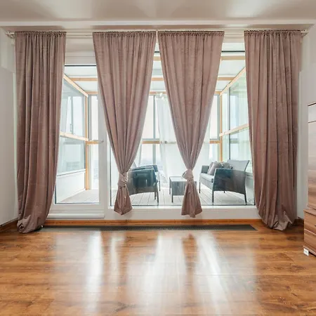 Apartmán High Floor 2br Downtown With Danube View Balcony Parking Available Bratislava