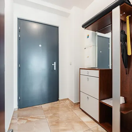 Apartmán High Floor 2br Downtown With Danube View Balcony Parking Available