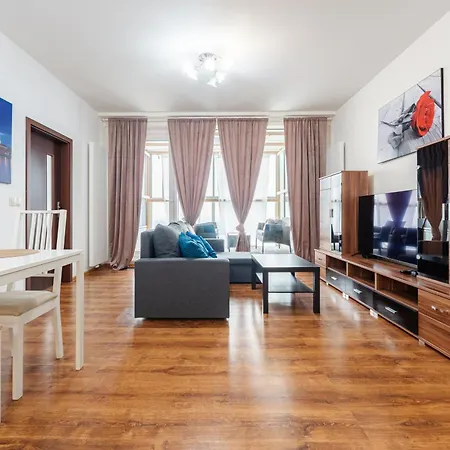 High Floor 2br Downtown With Danube View Balcony Parking Available Apartmán