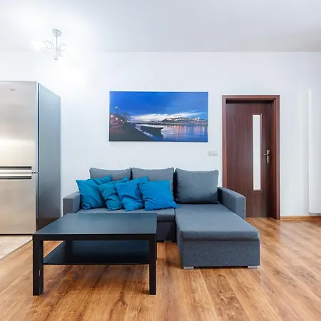High Floor 2br Downtown With Danube View Balcony Parking Available Apartmán