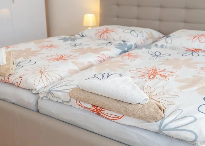 아파트 High Floor 2br Downtown With Danube View Balcony Parking Available