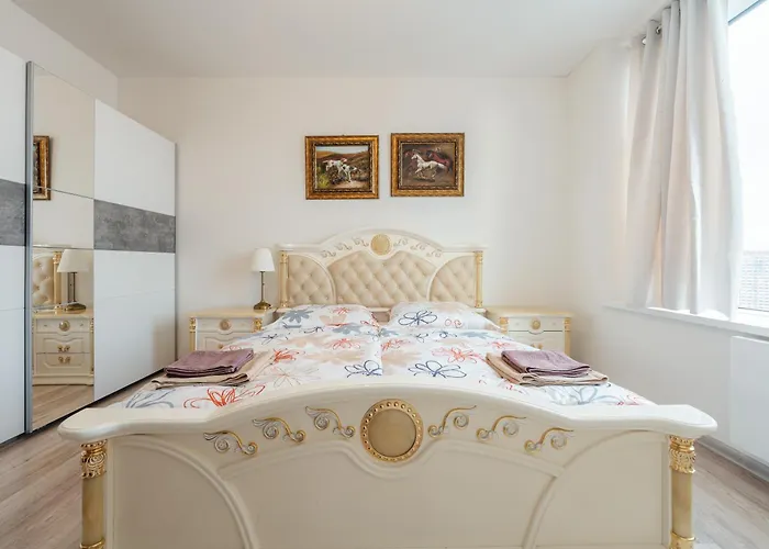 High Floor 2br Downtown With Danube View Balcony Parking Available 아파트