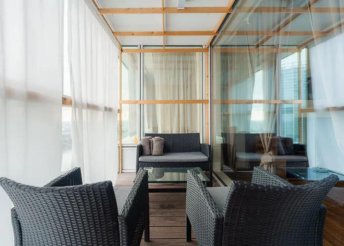 아파트 High Floor 2br Downtown With Danube View Balcony Parking Available 브라티슬라바