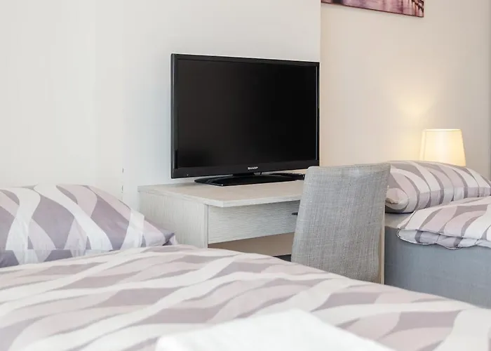 High Floor 2br Downtown With Danube View Balcony Parking Available 브라티슬라바