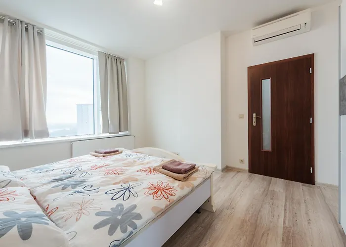 High Floor 2br Downtown With Danube View Balcony Parking Available 아파트 브라티슬라바