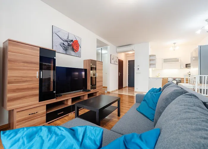 High Floor 2br Downtown With Danube View Balcony Parking Available * 브라티슬라바