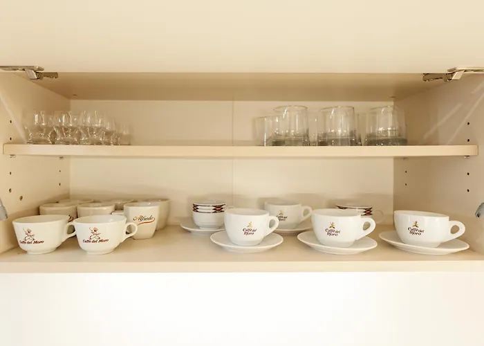 High Floor 2br Downtown With Danube View Balcony Parking Available 아파트 *