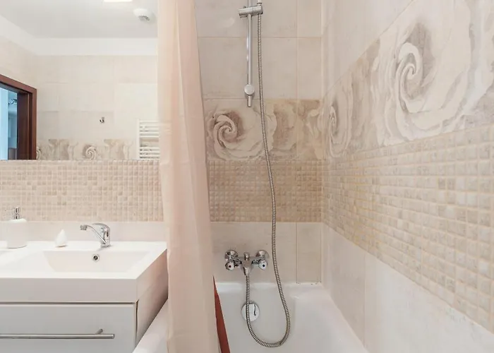 High Floor 2br Downtown With Danube View Balcony Parking Available * 브라티슬라바