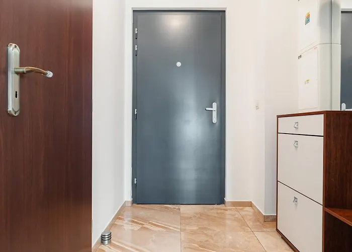 아파트 High Floor 2br Downtown With Danube View Balcony Parking Available 브라티슬라바