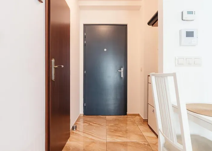 아파트 High Floor 2br Downtown With Danube View Balcony Parking Available