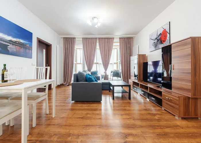 High Floor 2br Downtown With Danube View Balcony Parking Available 아파트