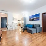 Daire High Floor 2br Downtown With Danube View Balcony Parking Available *