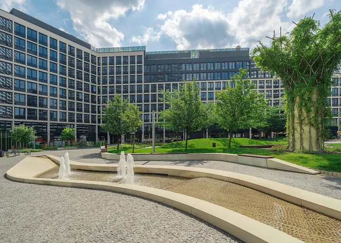 High Floor 2br Downtown With Danube View Balcony Parking Available شقة براتسيلافا