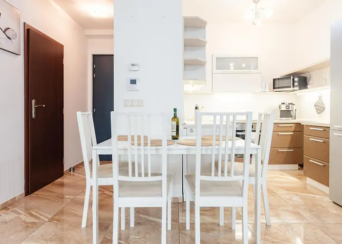 شقة High Floor 2br Downtown With Danube View Balcony Parking Available براتسيلافا