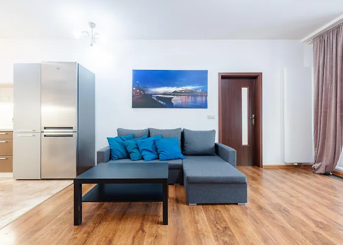 High Floor 2br Downtown With Danube View Balcony Parking Available شقة