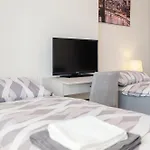 High Floor 2br Downtown With Danube View Balcony Parking Available ברטיסלאבה