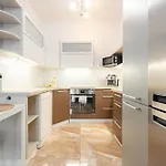 High Floor 2br Downtown With Danube View Balcony Parking Available דירה *