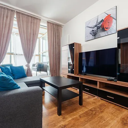 High Floor 2br Downtown With Danube View Balcony Parking Available דירה *